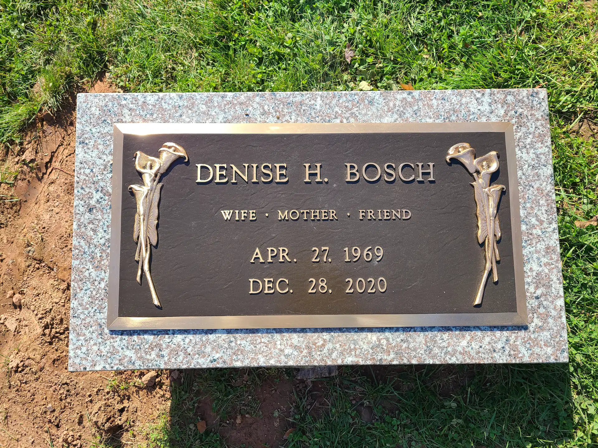 Bronze Memorial Plaque hand-carved by Plaque Finder in NJ — image 4