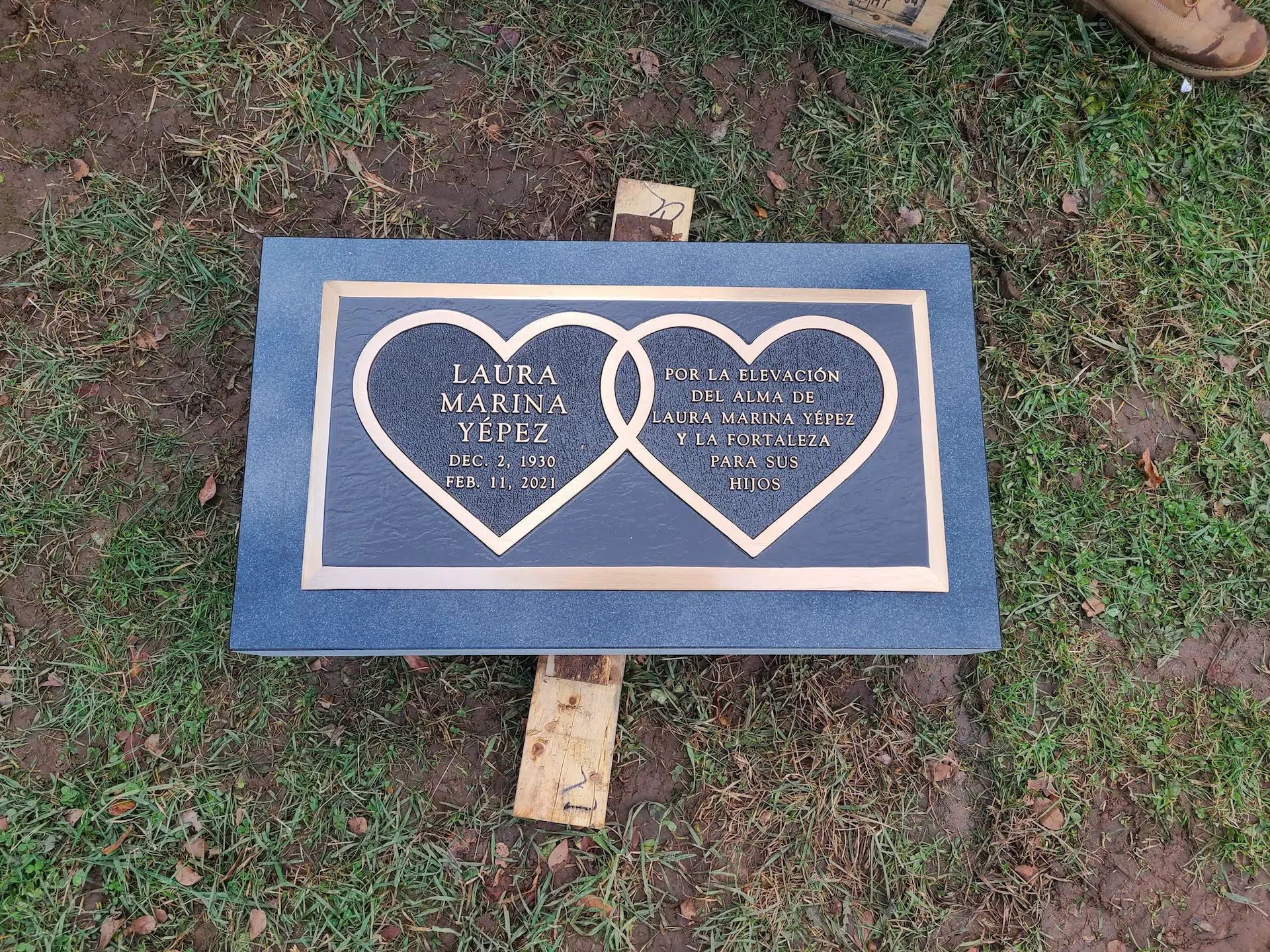Bronze Memorial Plaque hand-carved by Plaque Finder in NJ — image 5