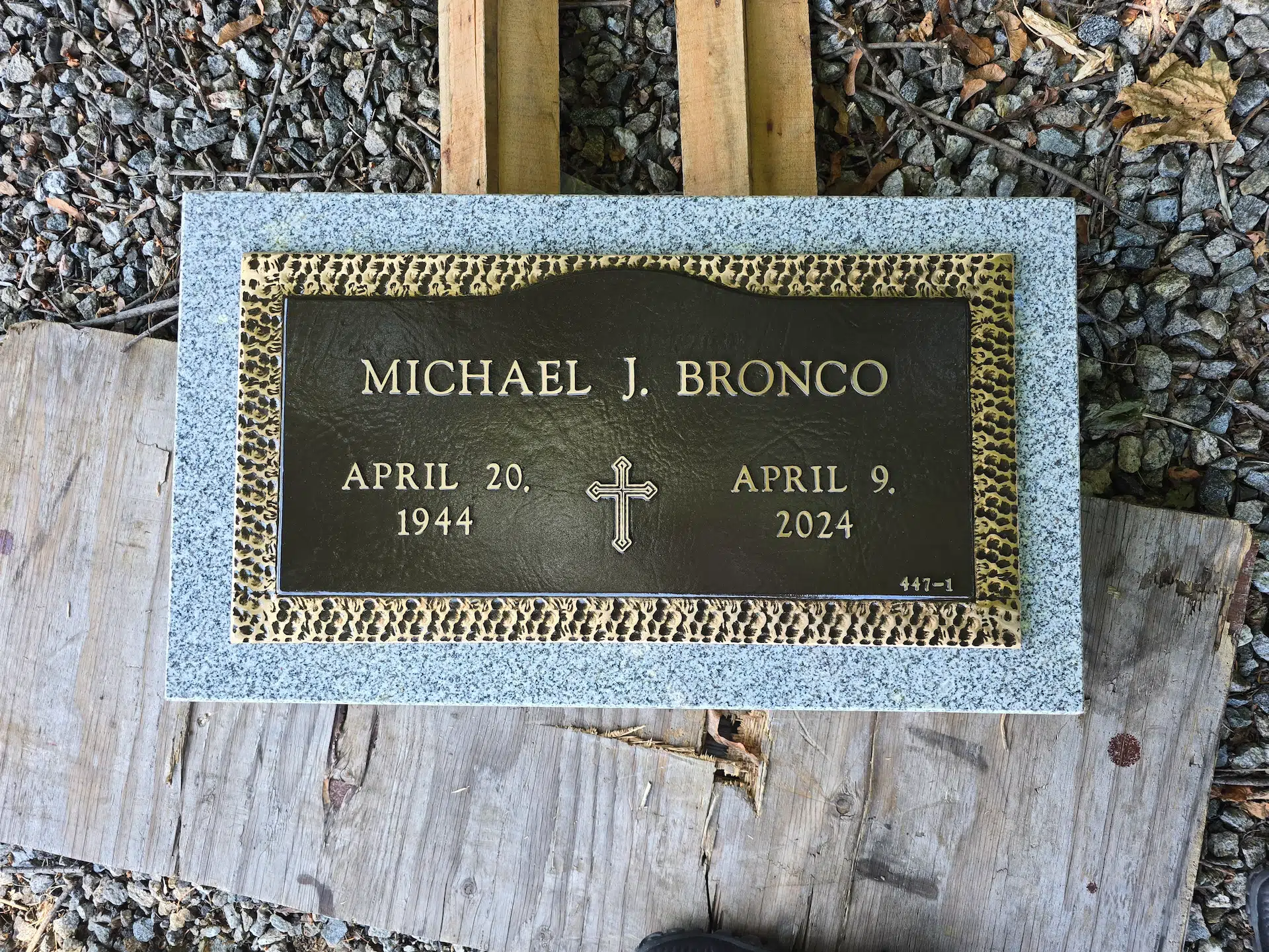 Bronze Memorial Plaque hand-carved by Plaque Finder in NJ — image 3