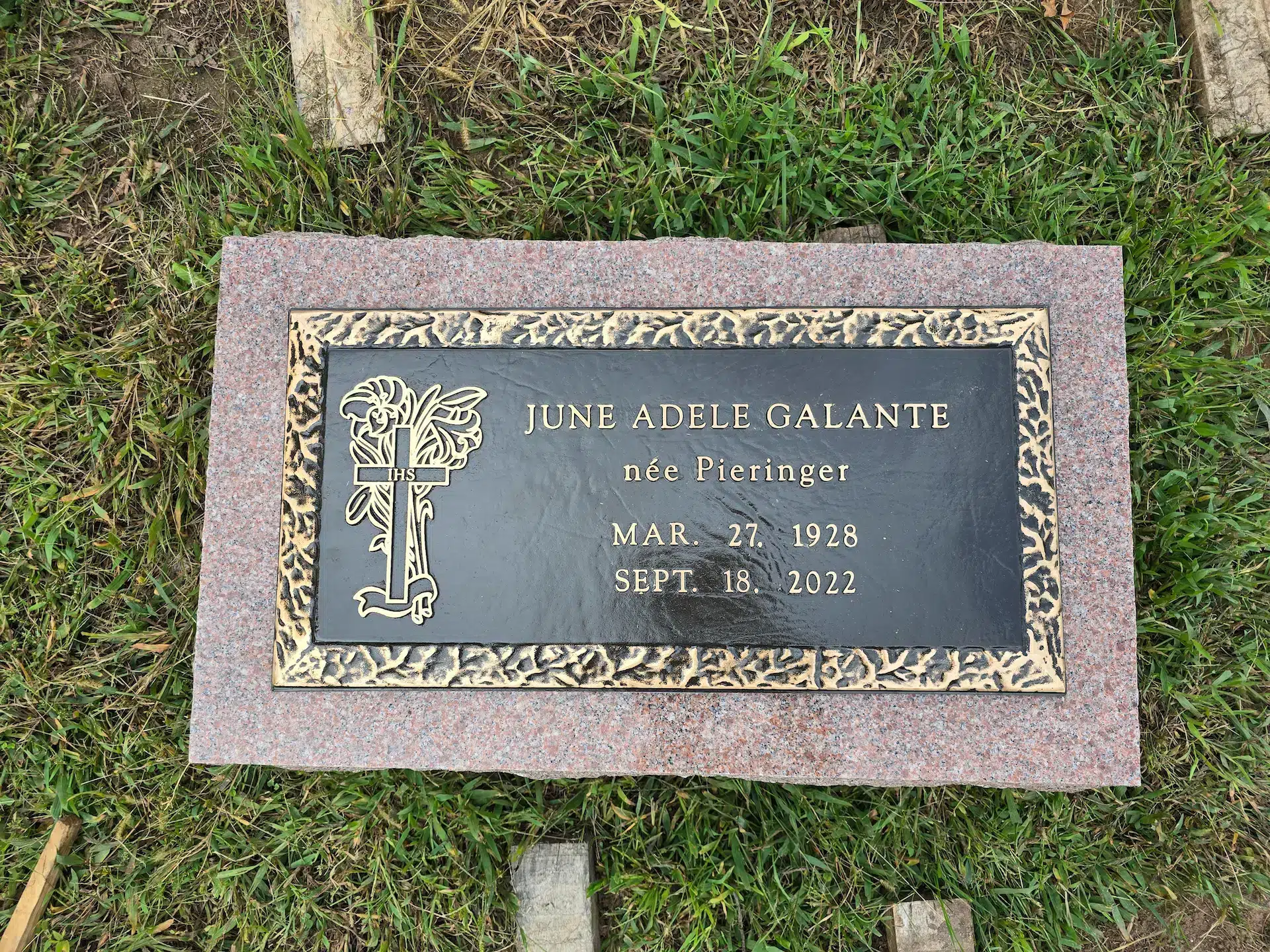 Bronze Memorial Plaque hand-carved by Plaque Finder in NJ — image 4